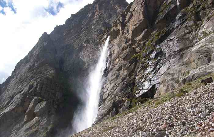 Vasudhara Falls