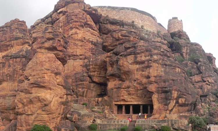 Hulimavu cave temple